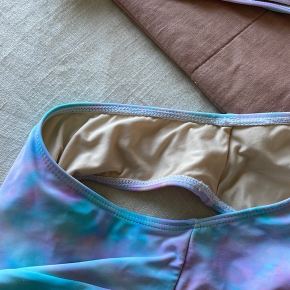 Bikini - Picture 4 of 4